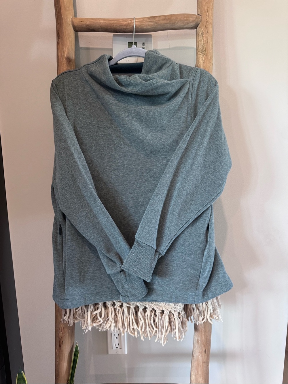Pulse Cowl Neck Sweater – Size Small 💙